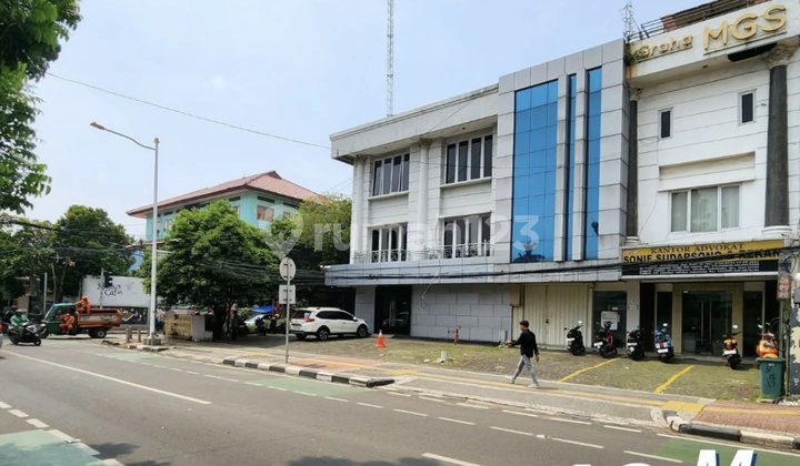 Ruko 3,5 Lantai Siap Pakai Strategis Tebet Raya Jakarta Selatan Ruko 3,5 Lantai Siap Pakai Strategis Tebet Raya Jakarta Selatan