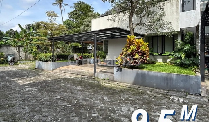 Rumah Asri Modern Tropical Townhouse Exclusive Veteran Bintaro Jakarta Selatan