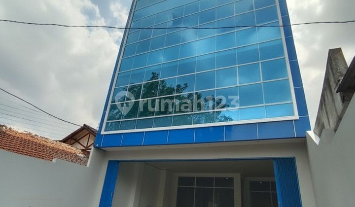 Gedung Baru di Cawang Jakarta Timur 4 Lantai + Rooftop