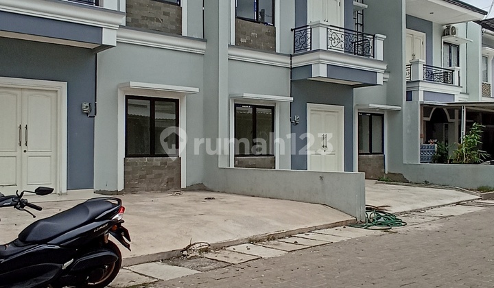 Dinding Bata Merah, Rumah Baru Jatiwaringin Strategis Dekat Tol 2