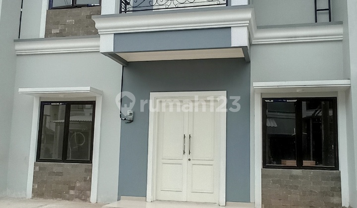 Dinding Bata Merah, Rumah Baru Jatiwaringin Strategis Dekat Tol