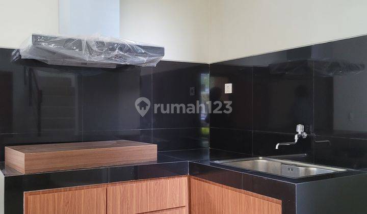 For Rent Rumah baru 2 lantai siap huni di Premier Estate 3.  3