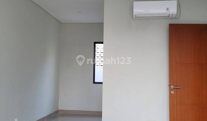 For Rent Rumah baru 2 lantai siap huni di Premier Estate 3.  11