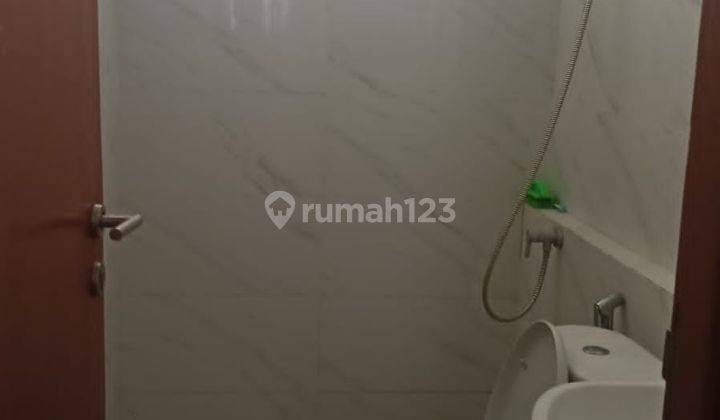 Disewakan rumah 2 lantai , nyaman siap huni di Premier Estate 3 12
