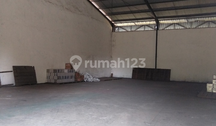 Disewakan Gudang Teuku Umar Jember 3