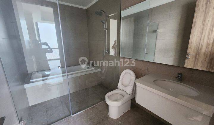 Apartement Mewah Menara Jakarta Semi Furnished Bagus 2