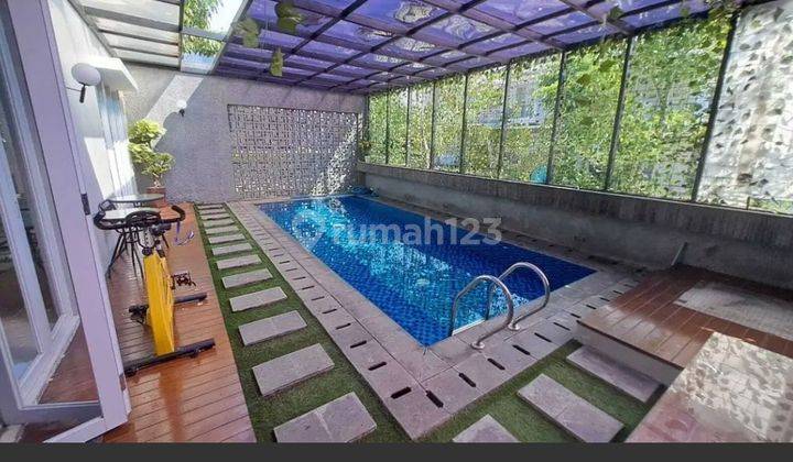 Rumah 2 Lantai Bagus Furnished SHM di Sentul, Bogor 1