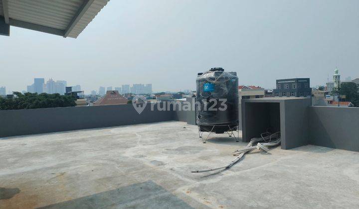 Ruko di Cempaka Putih, Jakarta Pusat 660 m Bagus SHM 2