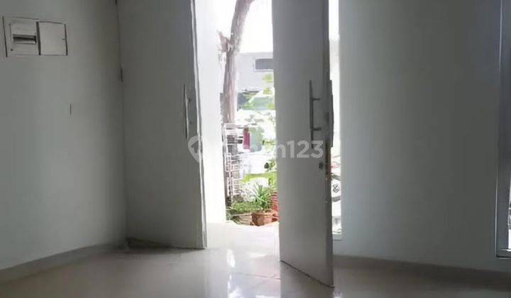 Rumah 2 Lantai Bagus Semi Furnished SHM di Kelapa Gading, Jakarta Utara 1