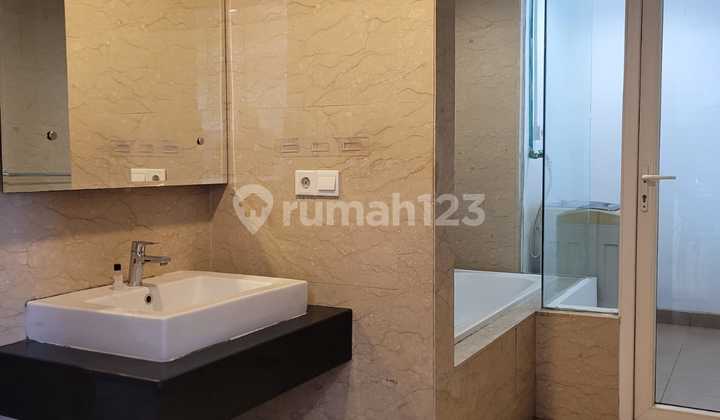 NEGO! Apt Springhill Kemayoran Furnished Semi Private Lift 2