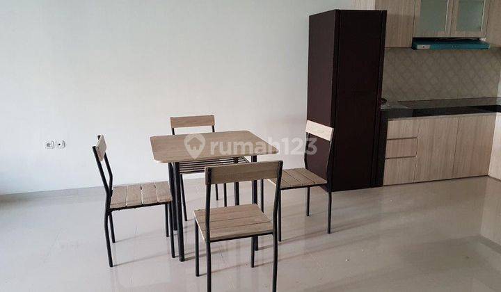 Rumah 2 Lantai Bagus Semi Furnished SHM di Kelapa Gading, Jakarta Utara 2