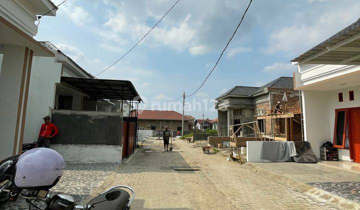 RUMAH BARU SIAP HUNI 4 MENIT DARI KOMPLEK JCITY