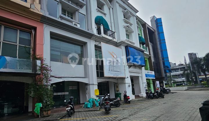 Dijual Ruko Siap Pakai Ada Lift di Pondok Indah Dijual Ruko Siap Pakai Ada Lift di Pondok Indah