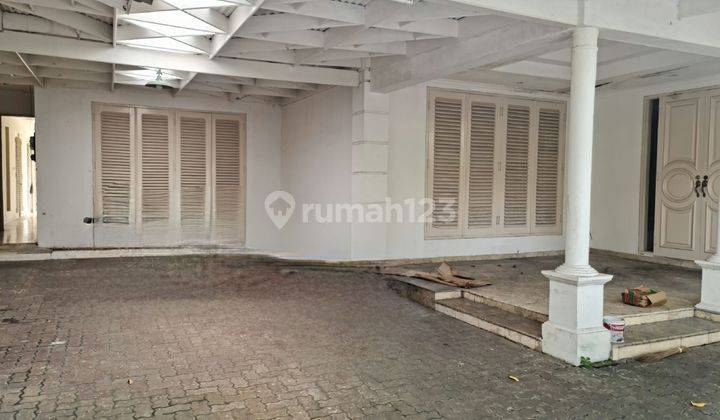 Disewakan Rumah di Pakubuwono Kebayoran Baru 1