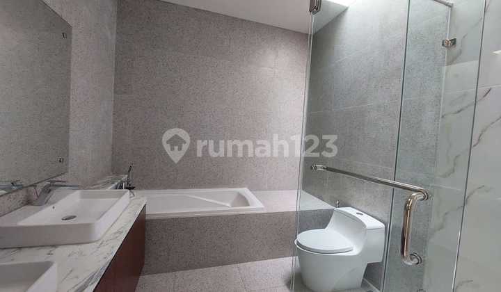 DIJUAL RUMAH TOWNHOUSE TROPICAL MODERN DI KEMANG JAKARTA SELATAN 2