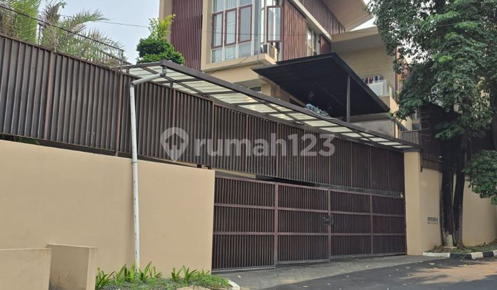 FOR SALE RUMAH SIAP HUNI 3 LANTAI DALAM KOMPLEK DI SIMPRUG GOLF KBY LAMA
