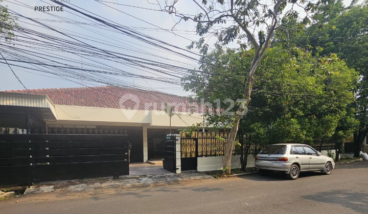 DIJUAL RUMAH DALAM KOMPLEK RADIO DALAM KEBAYORAN BARU
