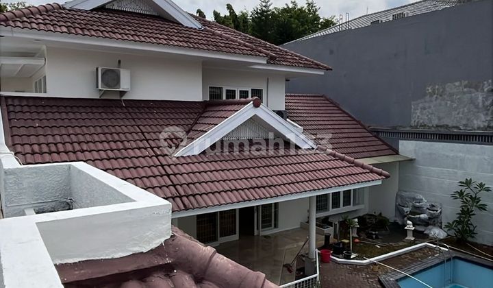 For Rent House on Jl Pertanian Raya Lebak Bulus, South Jakarta with Swimming Pool