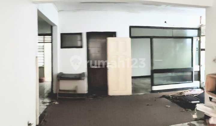 DIJUAL RUMAH TUA HITUNG TUA (Boleh Dibangun Sampai 4 Lantai) MENTENG JAKARTA PUSAT 2