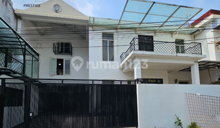 DIJUAL RUMAH MASIH LAYAK HUNI COCOK UNTUK KANTOR DALAM KOMPLEK TAMAN RADIO DALAM GANDARIA UTARA KEBAYORAN BARU JAKARTA SELATAN