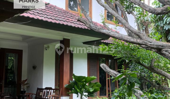 Dijual Rumah Lama Terawat Lokasi Elit di Hang Tuah Kebayoran Baru Jakarta Selatan