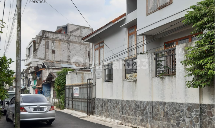 TURUN HARGA DIJUAL RUMAH SIAP HUNI POSISI HOEK RADIO DALAM  JL. H. SAJIM BELAKANG GRANDLUCKY KEBAYORAN BARU JAKARTA SELATAN