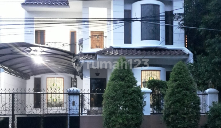 DIJUAL RUMAH SIAP HUNI HARGA MENDEKATI NJOP DI PONDOK INDAH KEBAYORAN LAMA  JAKARTA SELATAN