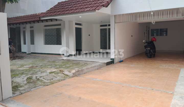 For Rent, Ready-to-Occupy House in Senopati Area, Kebayoran Baru