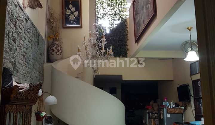 Dijual Rumah 2 Lantai di Jl. Hang Jebat Kebayoran Baru Jakarta Selatan