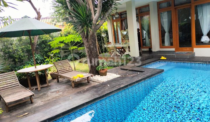 For Rent: House in a Strategic Location, Semi-Furnished with Swimming Pool Facilities in Kemang Selatan, South Jakarta 2