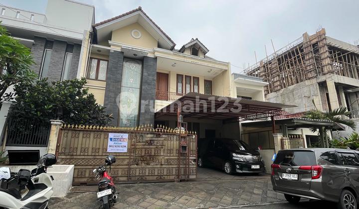 DISEWAKAN RUMAH TINGGAL DI PONDOK INDAH JAKARTA SELATAN 