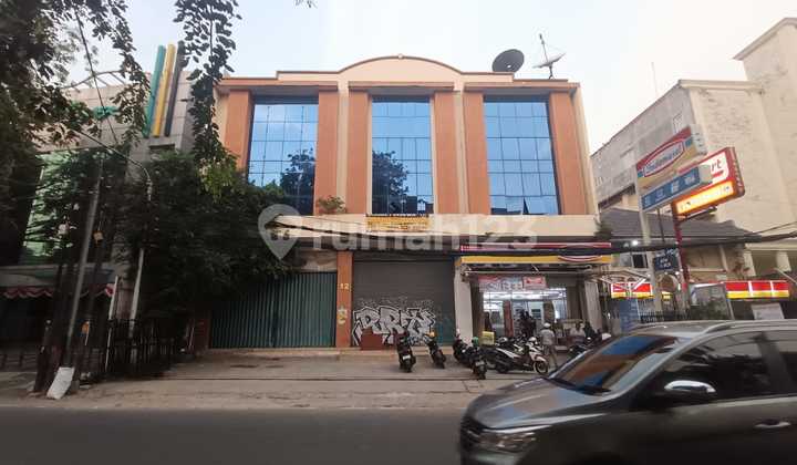 FOR RENT: CONNECTED SHOP HOUSES, VERY STRATEGIC LOCATION, PENJERNIHAN, BENDUNGAN HILIR, CENTRAL JAKARTA