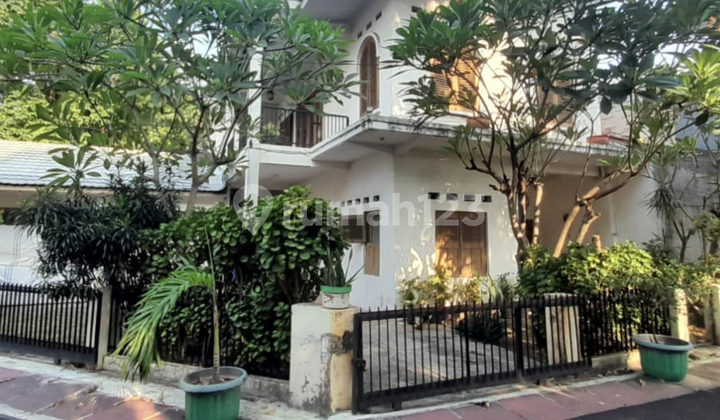 DIJUAL RUMAH HITUNG TANAH COCOK BUAT KOS2AN LOKASI STRATEGIS DI  BENDUNGAN HLIR JAKARTA PUSAT