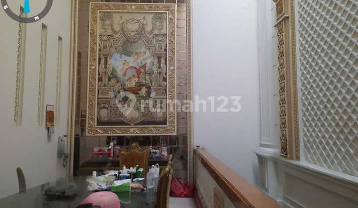 For Sale Rumah Classic, Mewah & Elegan di Area Kebon Jeruk Jakarta Barat 2