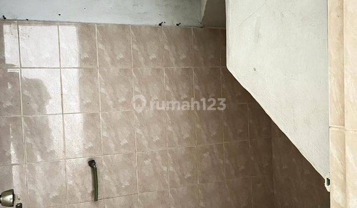 Rumah 2 Lantai di Jalan Brigjend Zein Hamid Gang Saudara