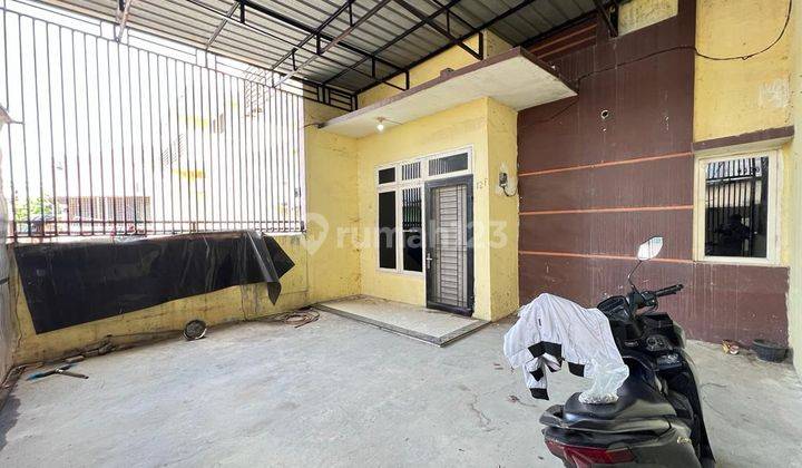 Rumah 2 Lantai di Jalan Brigjend Zein Hamid Gang Saudara