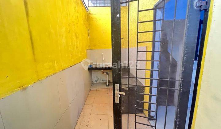 Rumah 2 Lantai di Jalan Brigjend Zein Hamid Gang Saudara