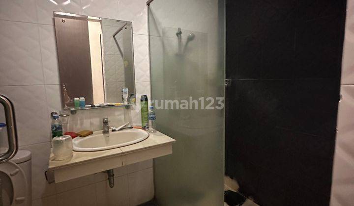 Rumah Usaha Siap Huni Pinggir Jalan Amir Hamzah 3 Lantai Furnish 8