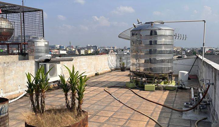 Rumah Usaha Siap Huni Pinggir Jalan Amir Hamzah 3 Lantai Furnish 10