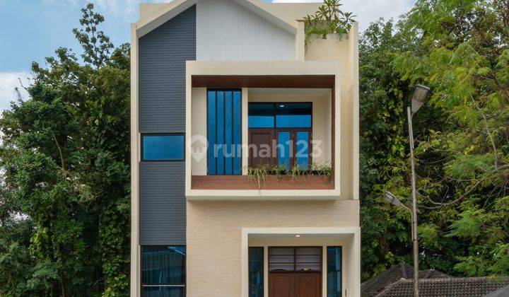 Villa Mewah Siap Huni Di Komplek Green Park Medan Johor  1