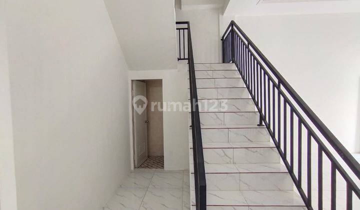 Rumah 2 Lantai Posisi Hook Komplek Swadaya Residence Mandala