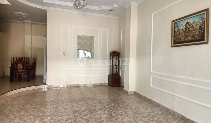 Rumah Model Villa Komplek Golden Vista I Medan Kota 2