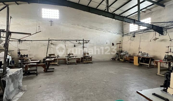 Gudang atau Tempat Usaha 3,5 Lantai Mekar Wangi