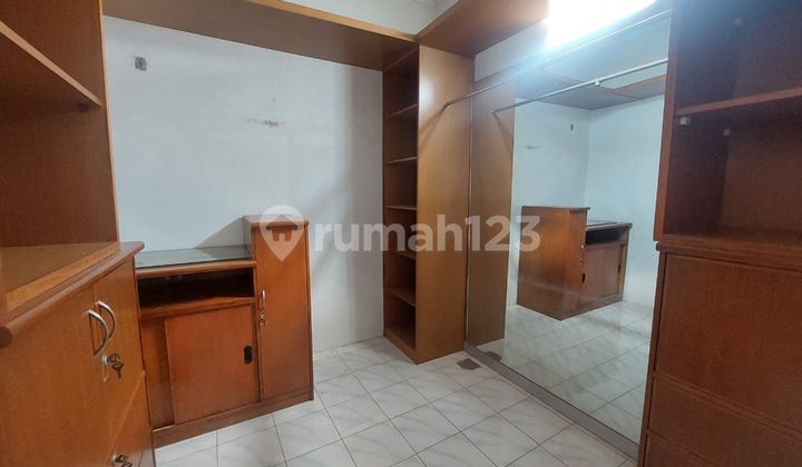 Murah!! Turun Harga Rumah Semi Furnished Setraduta 2