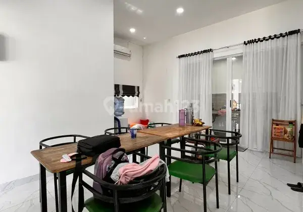 Rumah modern di royal sumatra medan dengan suasana sejuk