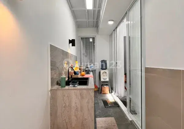 Rumah modern di royal sumatra medan dengan suasana sejuk