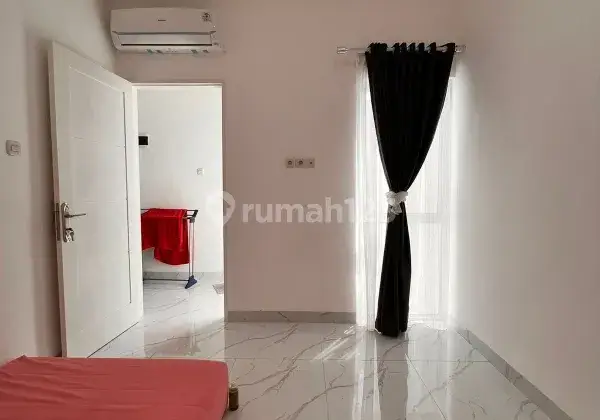 Rumah modern di royal sumatra medan dengan suasana sejuk
