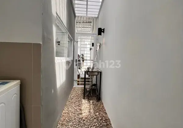 Rumah modern di royal sumatra medan dengan suasana sejuk