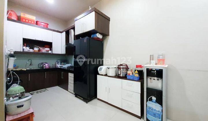 Rumah luas 3 lantai full furnish mewah danlokasi strategis