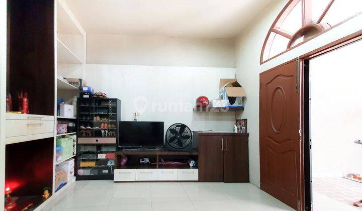 Rumah luas 3 lantai full furnish mewah danlokasi strategis